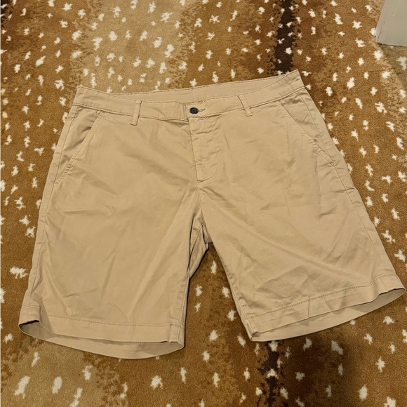 AG Wanderer Modern Slim Fit Shorts - Picture 2 of 3